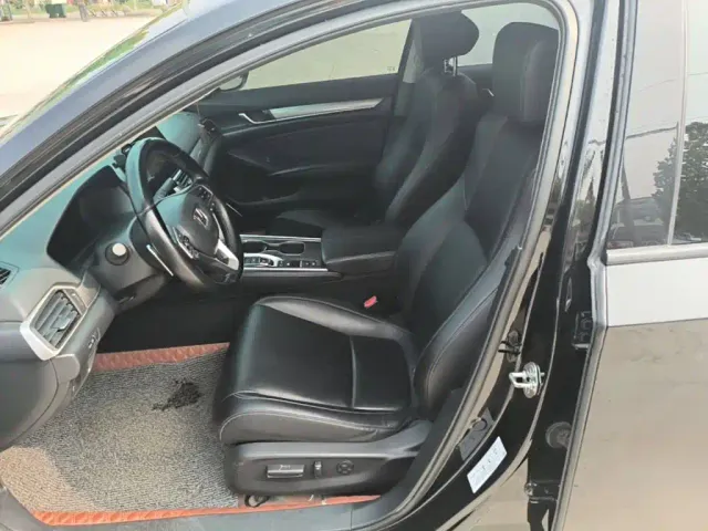 Honda Accord — Фото автомобиля 14