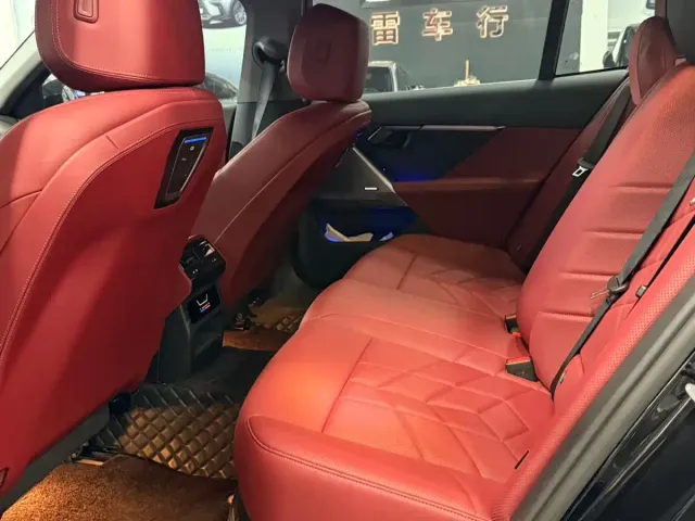 BMW 5 Series — Фото автомобиля 5