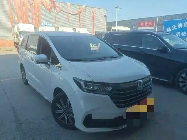Honda Odyssey — Фото автомобиля 2