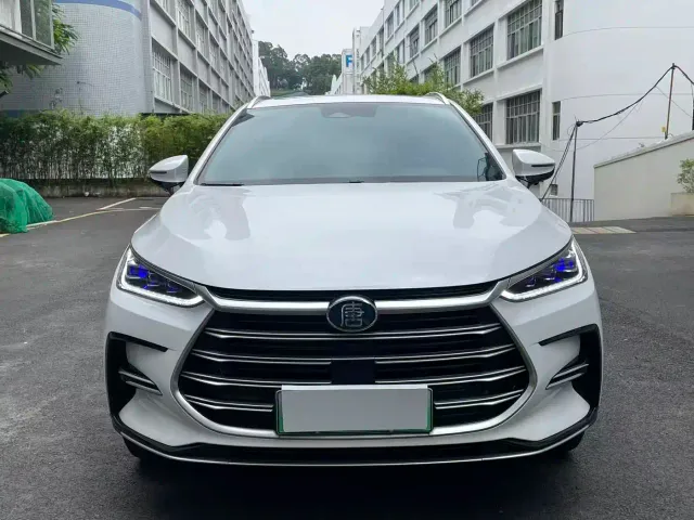 BYD Tang — Фото автомобиля 2