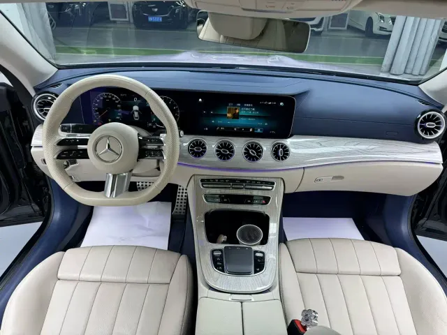 Mercedes-Benz E-Class — Фото автомобиля 4