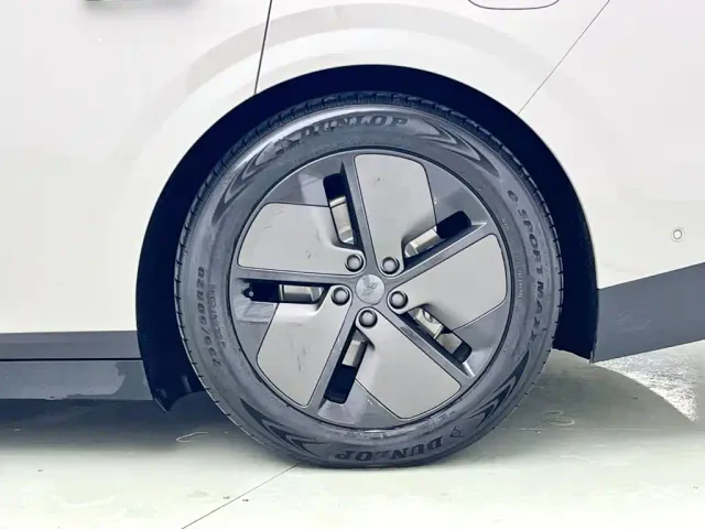 Li Auto i6 — Фото автомобиля 6