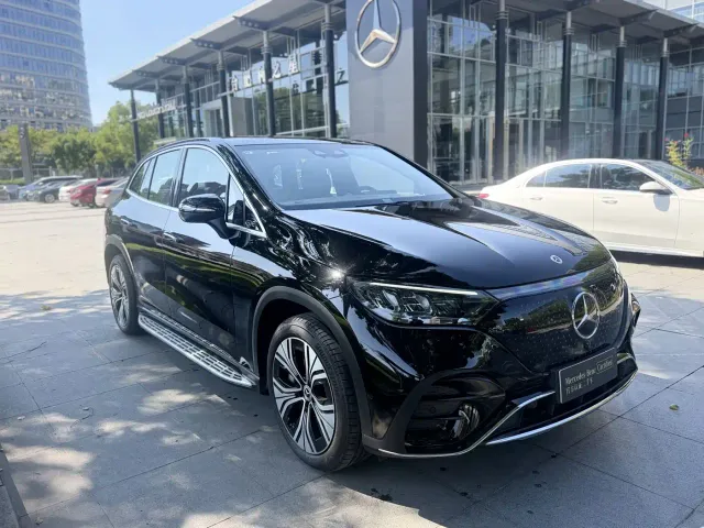 Mercedes-Benz EQE SUV — Фото автомобиля 2