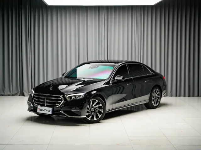 Фотография автомобиля — Mercedes-Benz E-Class