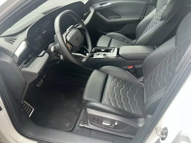 Audi Q6L e-tron — Фото автомобиля 5