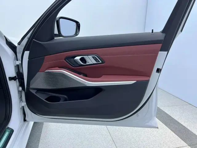 BMW 3 Series — Фото автомобиля 21