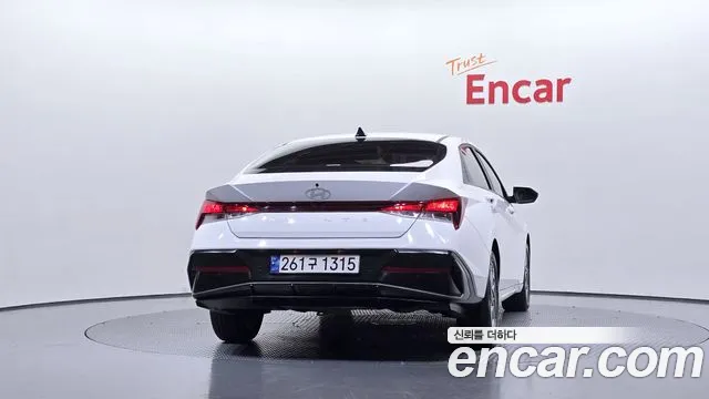 Hyundai Avante CN7 — Фото автомобиля 4