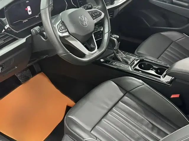 Volkswagen Passat — Фото автомобиля 14
