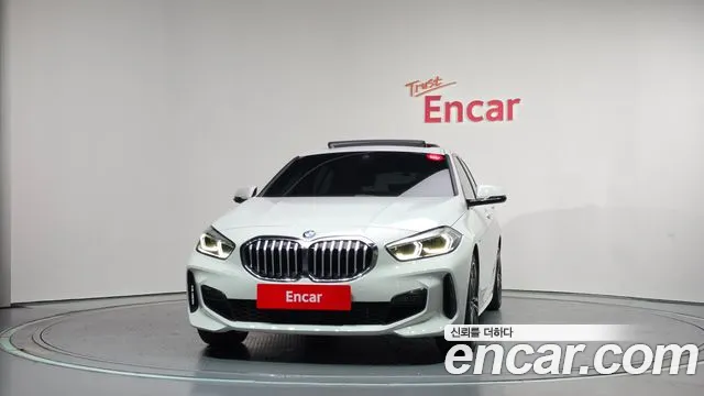 BMW 1 Series F40 — Фото автомобиля 3