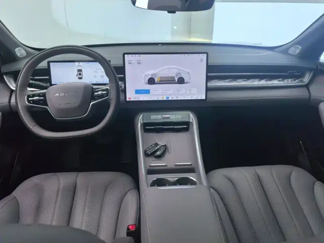 Roewe M7 DMH — Фото автомобиля 12