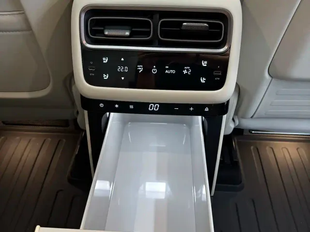 Li Auto i6 — Фото автомобиля 10