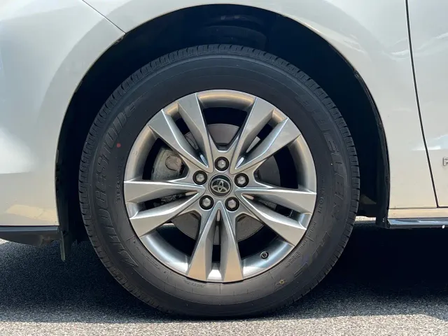 Toyota Sienna — Фото автомобиля 18