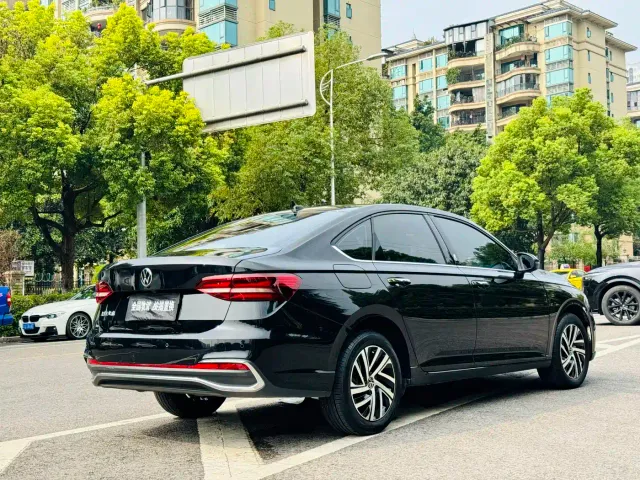 Volkswagen Lavida — Фото автомобиля 3