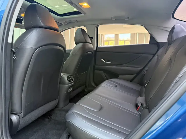 Hyundai Elantra — Фото автомобиля 6