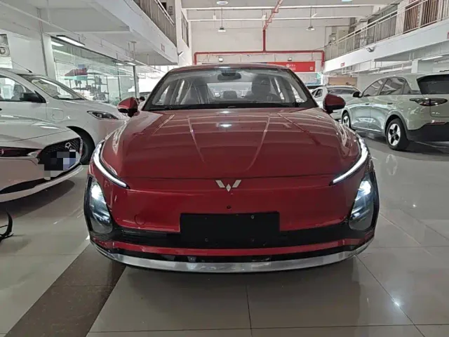 Wuling Starlight — Фото автомобиля 2