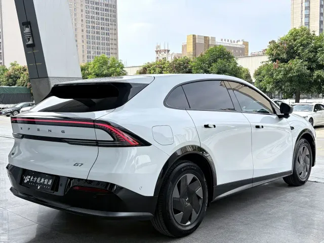 Xpeng G7 — Фото автомобиля 9