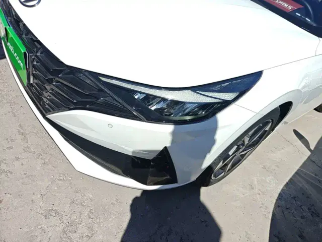 Hyundai Elantra — Фото автомобиля 23