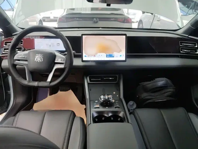 BYD Qin L — Фото автомобиля 9