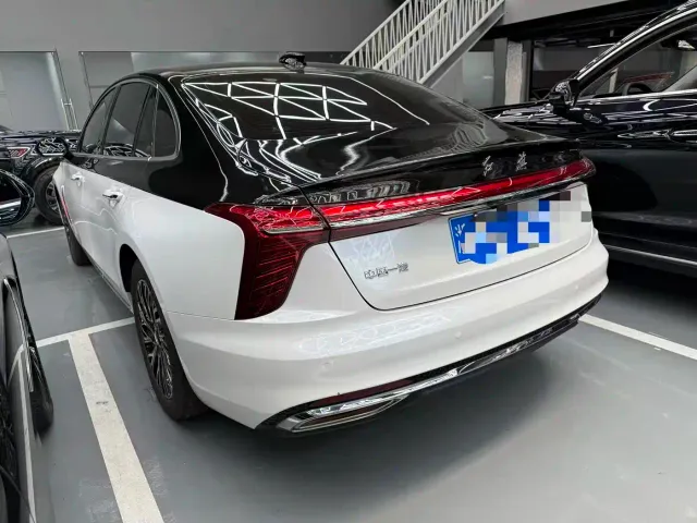 Hongqi H5 — Фото автомобиля 10