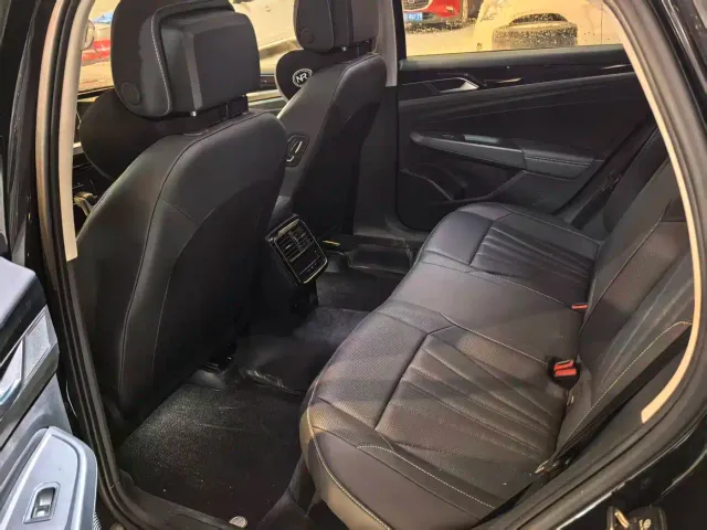 Volkswagen Passat — Фото автомобиля 5