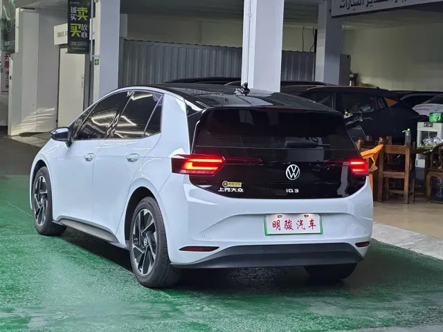 Volkswagen ID.3 — Фото автомобиля 4