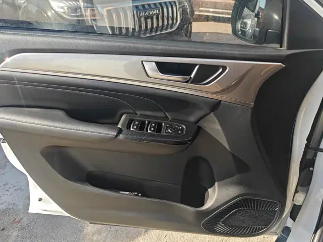 Haval M6 — Фото автомобиля 7