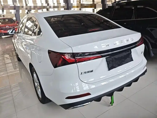 Roewe i5 — Фото автомобиля 4