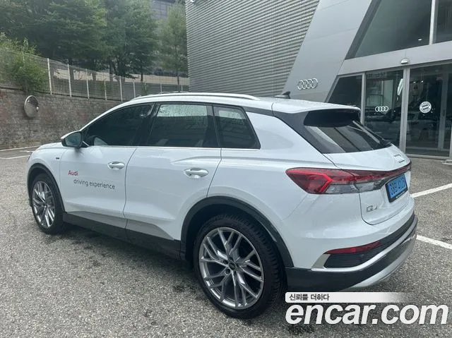 Audi Q4 e-tron F4 — Фото автомобиля 2