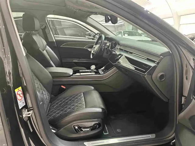 Audi A8 — Фото автомобиля 17
