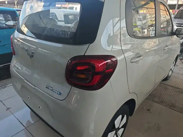 Wuling Hongguang Mini EV — Фото автомобиля 7