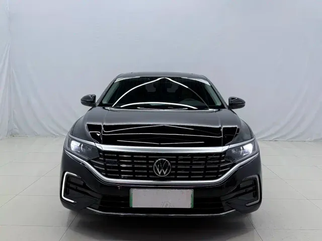 Volkswagen Passat — Фото автомобиля 2