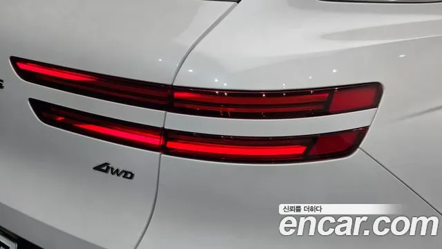 Genesis GV70 — Фото автомобиля 8