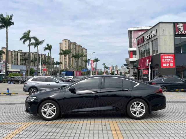 Buick Regal — Фото автомобиля 4