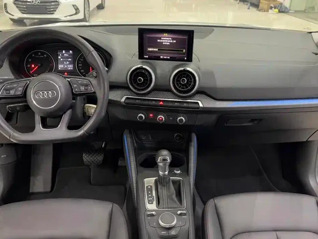 Audi Q2L — Фото автомобиля 15