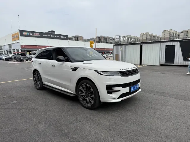 Land Rover Range Rover Sport — Фото автомобиля 3