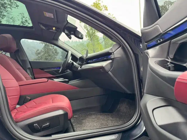 BMW 5 Series — Фото автомобиля 3