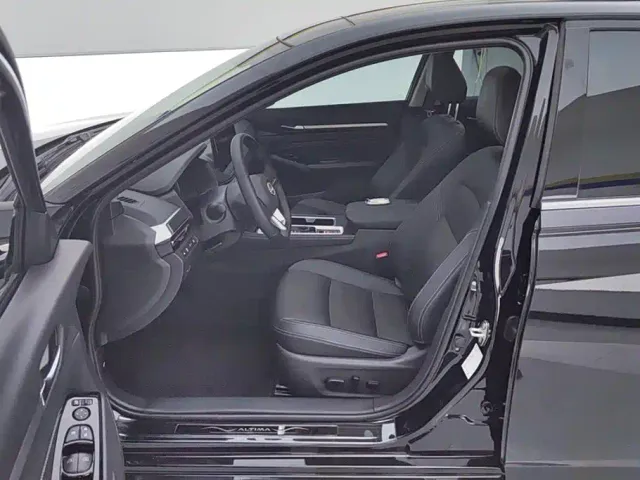 Nissan Teana — Фото автомобиля 9