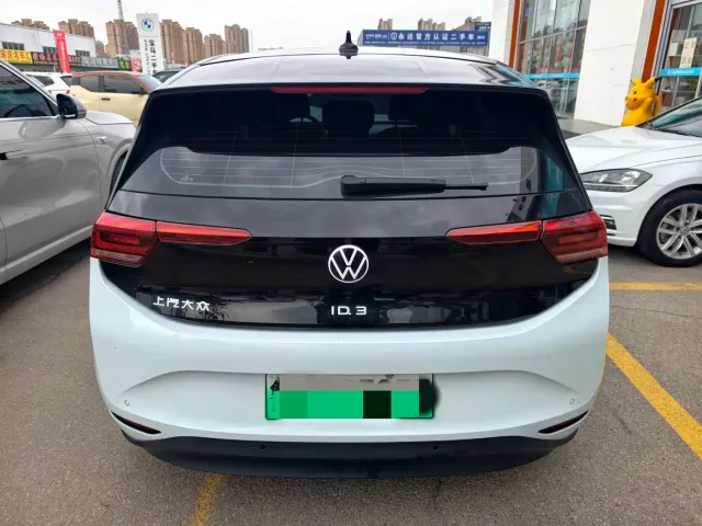 Volkswagen ID.3 — Фото автомобиля 4