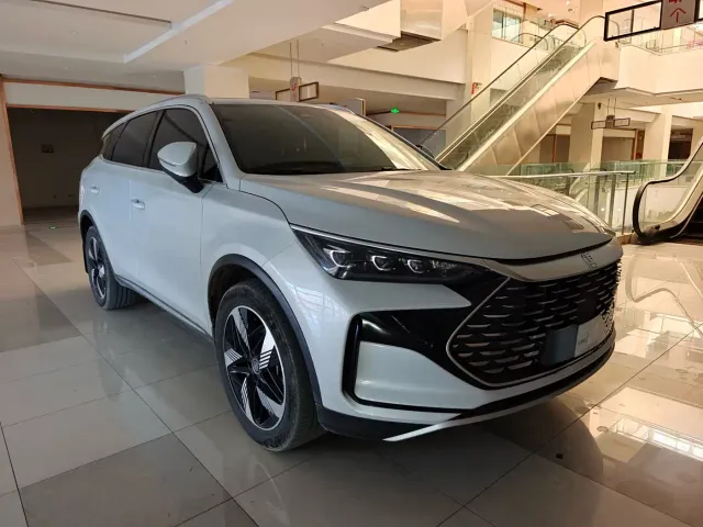 BYD Tang — Фото автомобиля 3