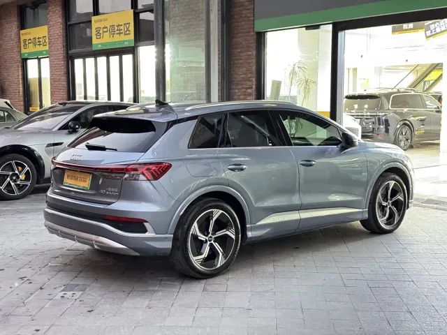 Audi Q4 e-tron — Фото автомобиля 7