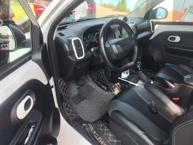 Roewe Clever — Фото автомобиля 12
