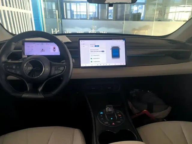 BYD Seal 05 DM-i — Фото автомобиля 9
