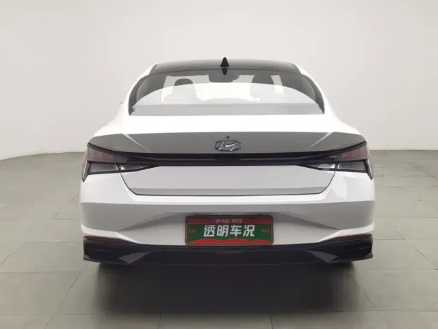 Hyundai Elantra — Фото автомобиля 4