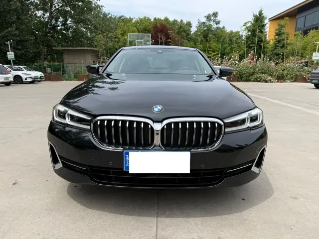 BMW 5 Series — Фото автомобиля 2