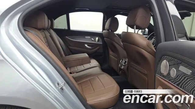 Mercedes-Benz E-Class W213 — Фото автомобиля 12