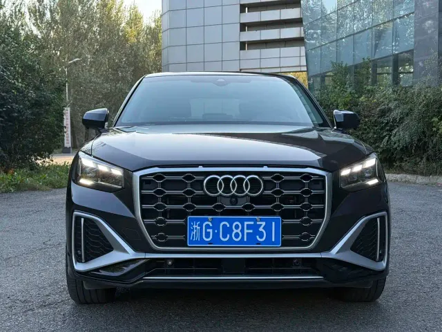 Audi Q2L — Фото автомобиля 2