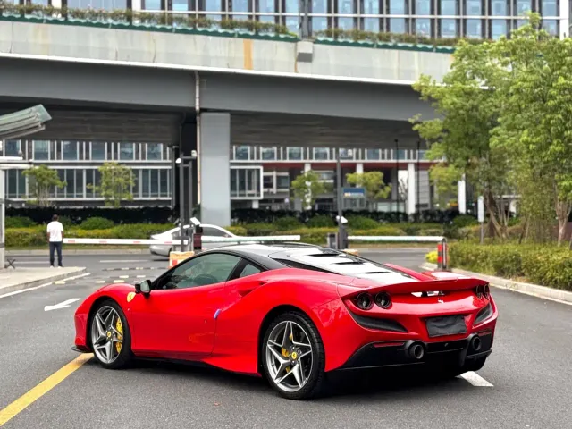Ferrari F8 — Фото автомобиля 9