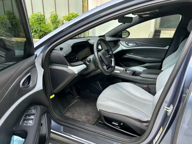 BYD Seal 07 DM-i — Фото автомобиля 3