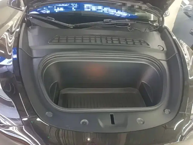 Tesla Model Y — Фото автомобиля 19