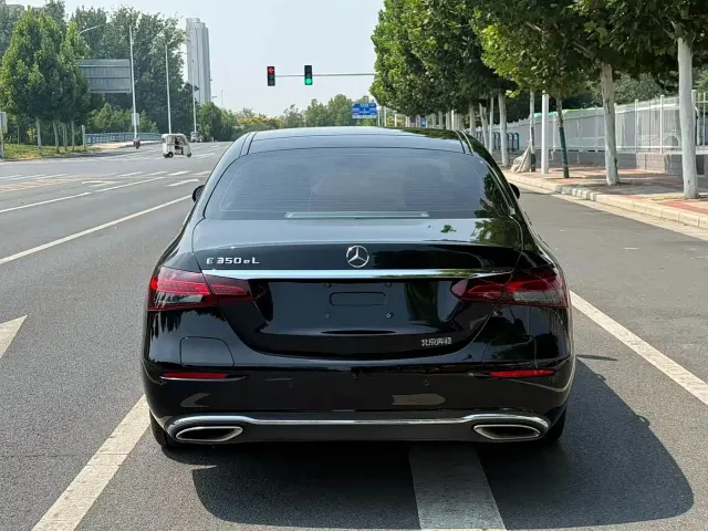 Mercedes-Benz E-Class — Фото автомобиля 17